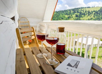 Продаж готельного комплексу Кантрі-клуб «Тиша» в Карпатах